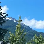 Designer Townhome In Whistler Village With Pool And Hot Tub